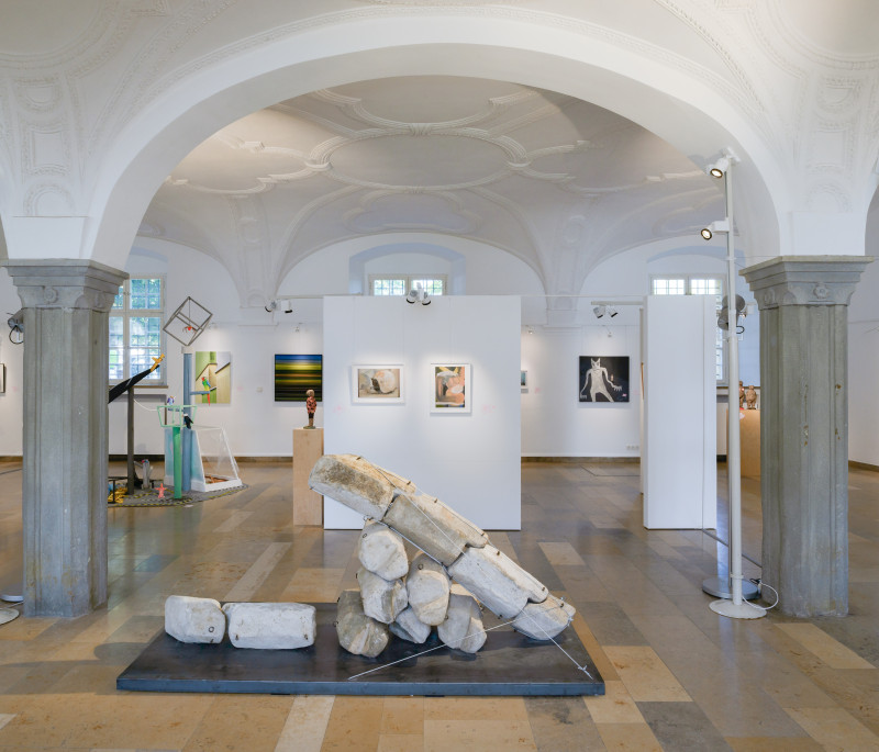 Blickk in die Kunstausstellung im Hofgartensaal